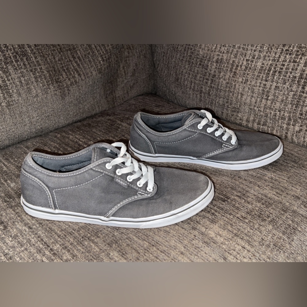 Vans - Picture 2 of 2